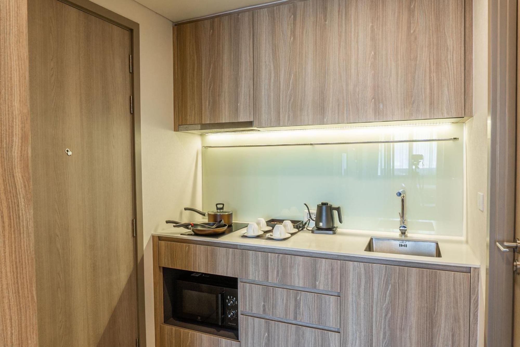 Hotel Ramada By Wyndham Bangkok Sukhumvit 87 Extérieur photo