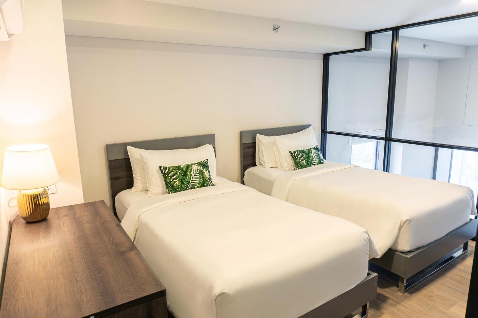 Hotel Ramada By Wyndham Bangkok Sukhumvit 87 Extérieur photo
