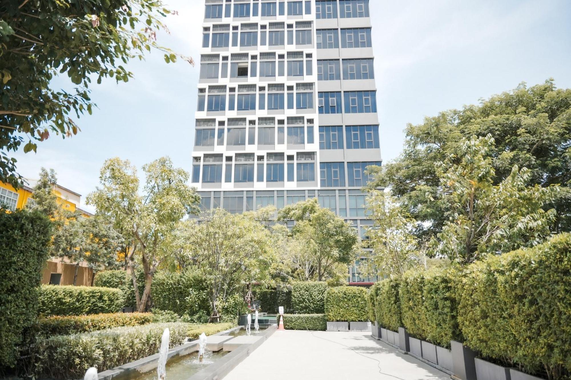 Hotel Ramada By Wyndham Bangkok Sukhumvit 87 Extérieur photo