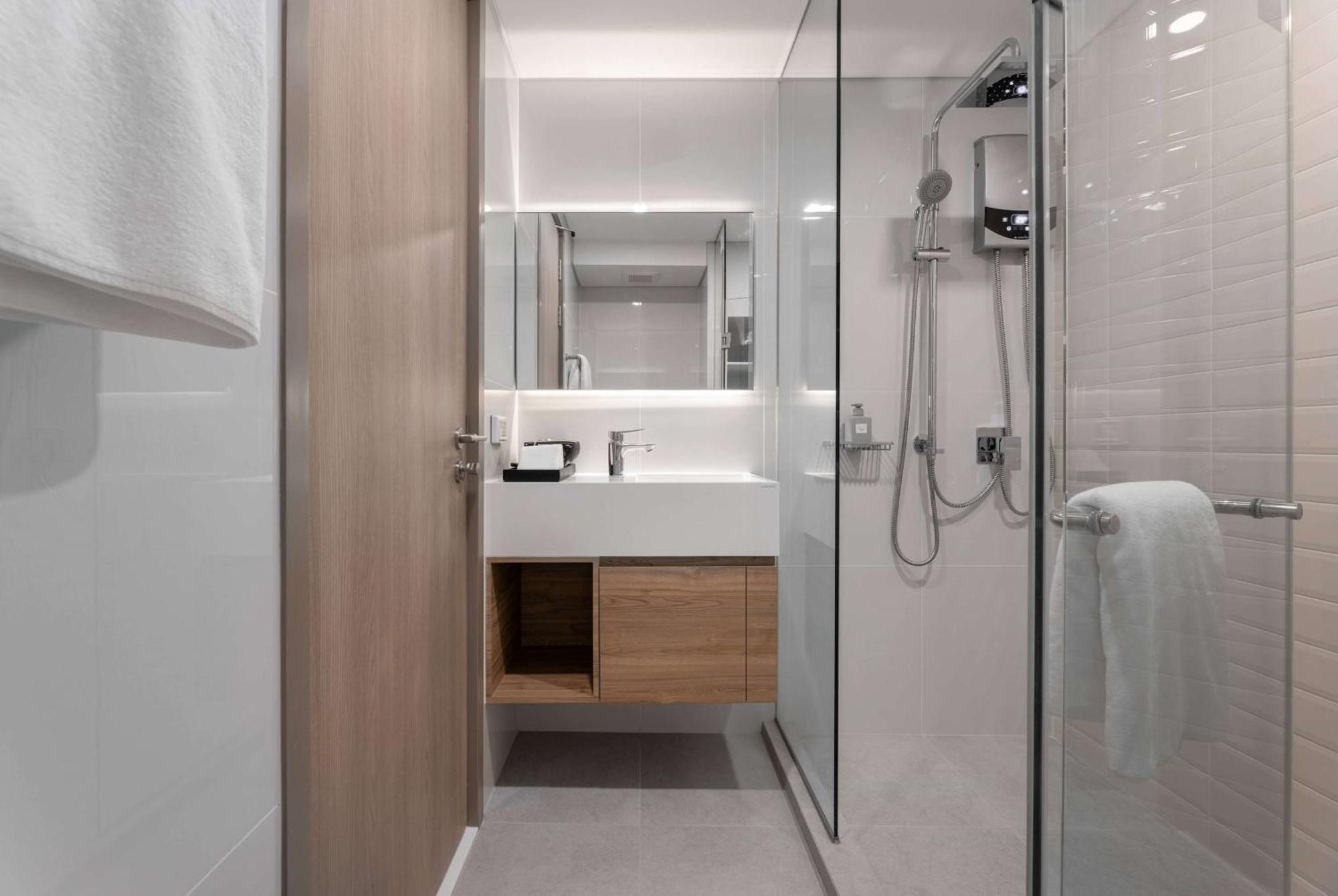 Hotel Ramada By Wyndham Bangkok Sukhumvit 87 Extérieur photo